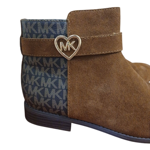 Michael Kors Emma Brown Heart Ankle Boot Girls' Suede Booties Size 5 - Picture 5 of 11